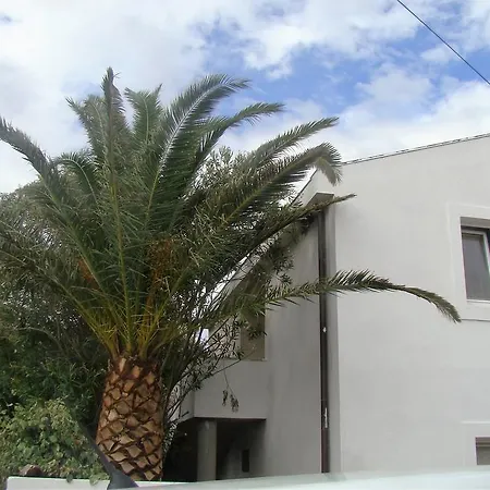 Apartment Lola *