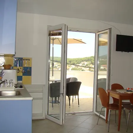 Apartment Lola *